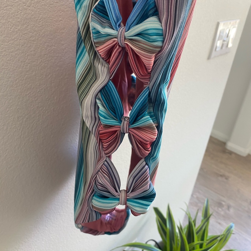 Bathing suite - Picture 2 of 3